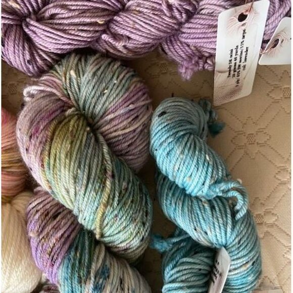 LOT OF 13 BEAUTIFUL HAND DYED ONE OF A KIND YARNS - Picture 5 of 5